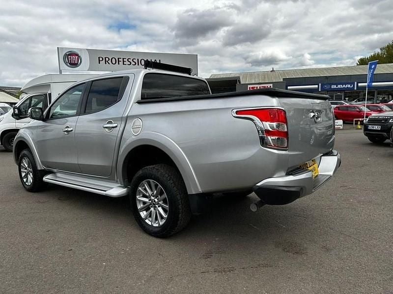 Used Mitsubishi L200 178 HP (130 kW) 2019 Silver Pickup