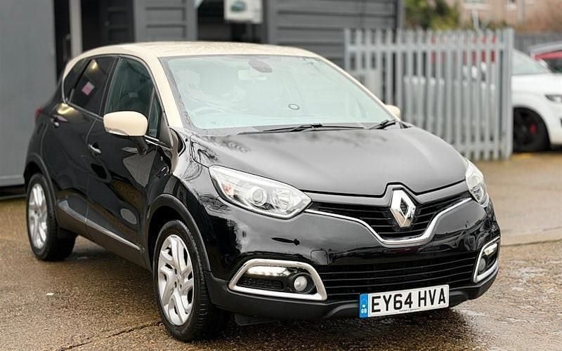 Used Renault Captur Dynamique 90 HP (66 kW) 2014 Black/cream SUV