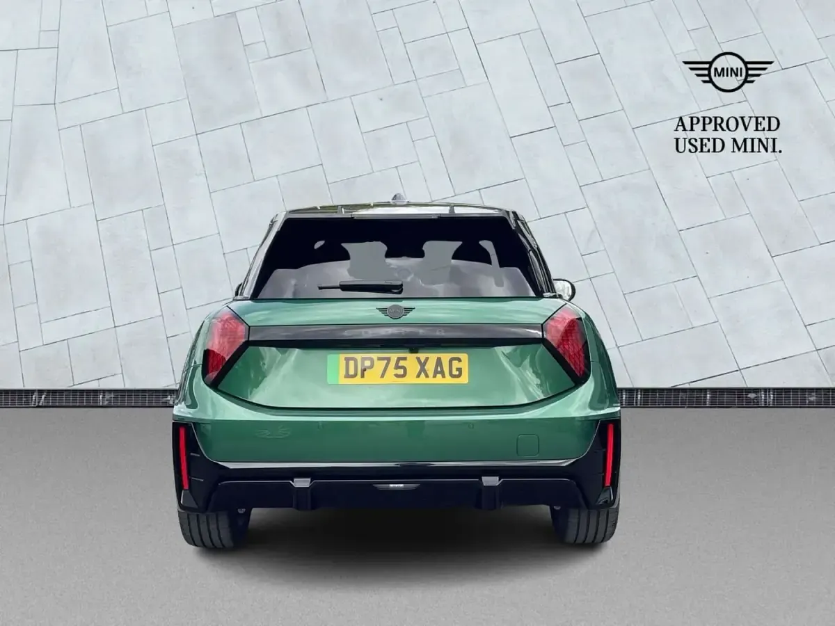 Ny Mini Cooper Sport 135 kW (184 HK) 2026 Grön Halvkombi