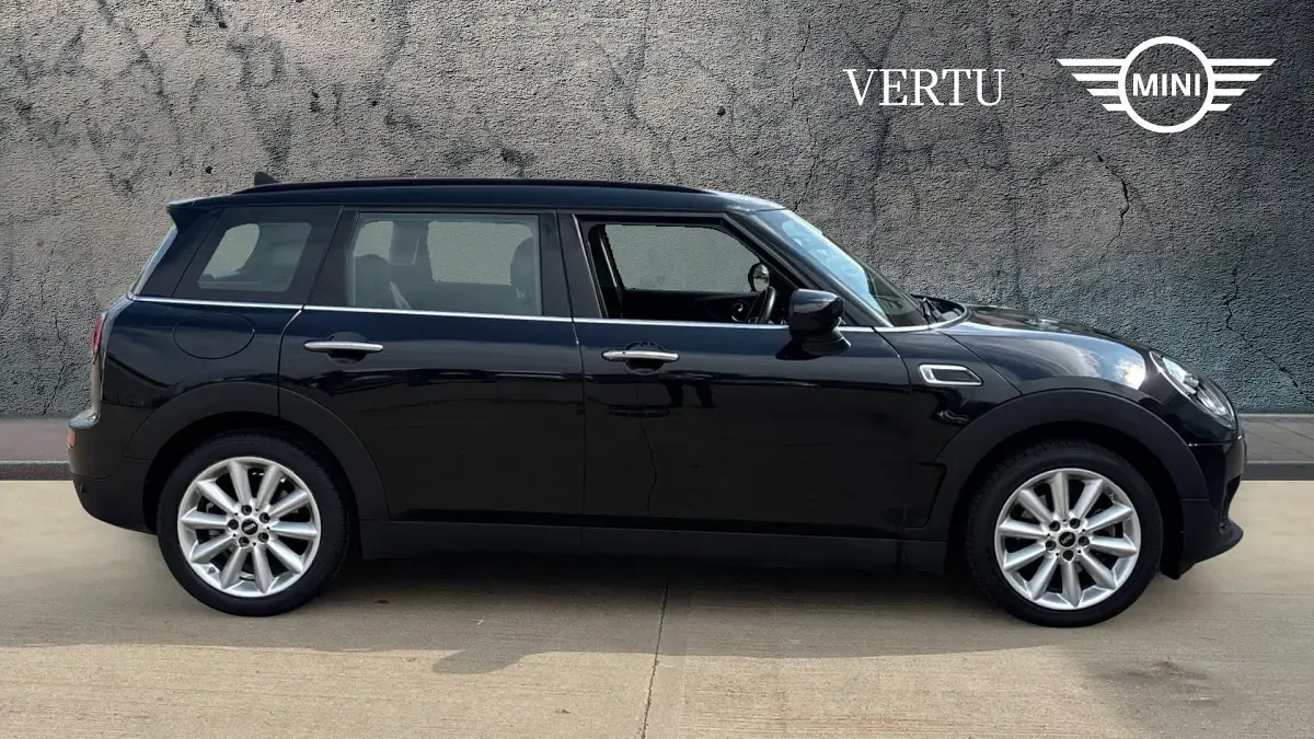 Used Mini Clubman Classic 136 HP (100 kW) 2024 Midnight black ii Estate