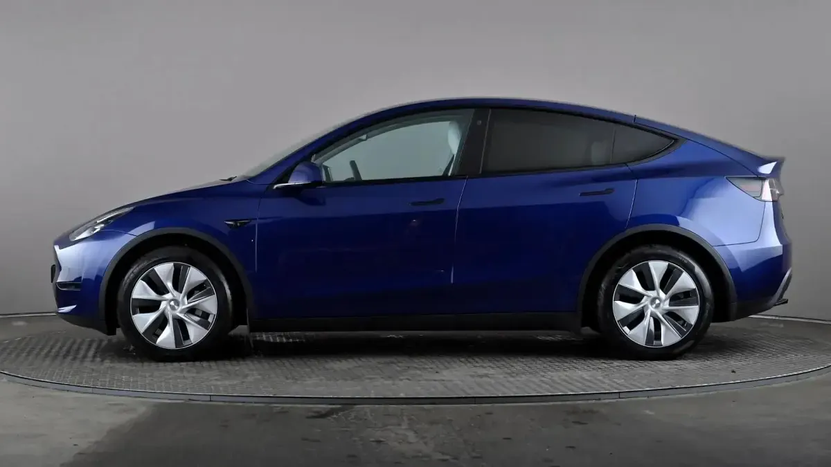 Used Tesla Model Y Long Range AWD 282 kW (384 HP) 2022 Blue SUV