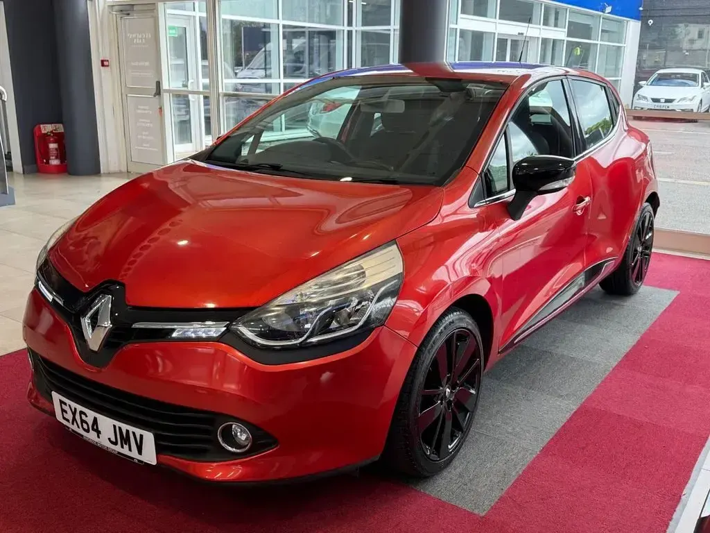 Used Renault Clio IV Dynamique 90 HP (66 kW) 2014 Red Hatchback
