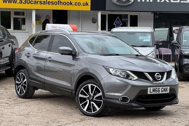 Grey Used 2016 Nissan Qashqai S SUV | £9,966 (Fair price) - Image 1/1