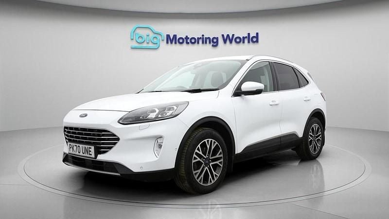 Used Ford Kuga Titanium 150 HP (110 kW) 2020 White SUV