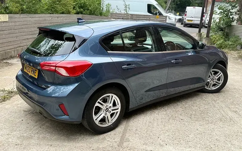 Used Ford Focus Zetec 101 HP (74 kW) 2020 Blue Hatchback