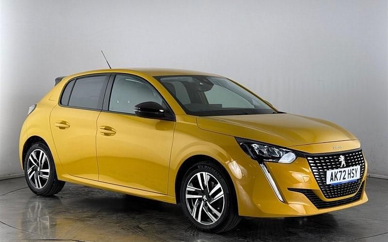 Used Peugeot 208 Allure+ 102 HP (75 kW) 2023 Yellow Hatchback