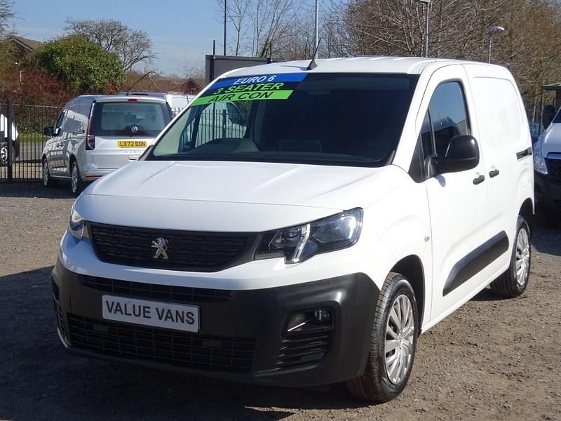 Used Peugeot Partner 2021 White MPV