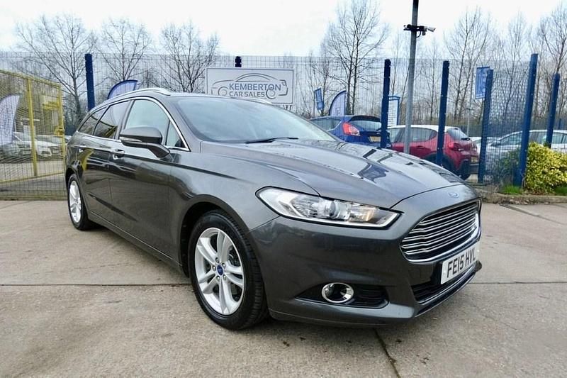 Usado Ford Mondeo Titanium 150 HP (110 kW) 2015 Cinzento Carrinha