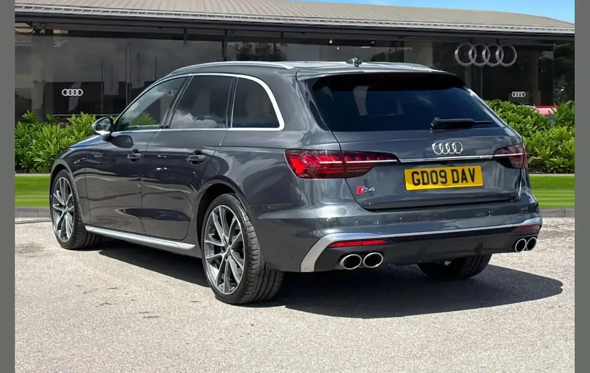 Used Audi A4 Design 341 HP (250 kW) 2020 Grey Estate