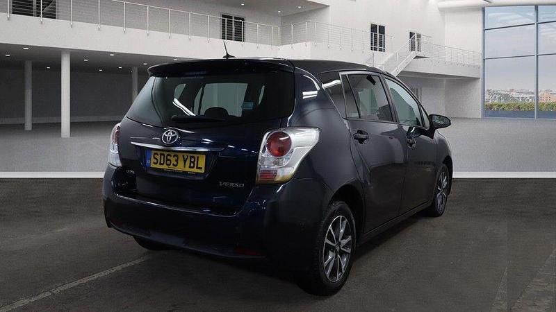 Used Toyota Verso Multidrive S 147 HP (108 kW) 2013 Grey MPV