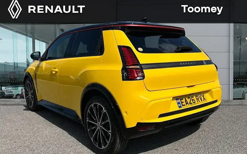 Ny Renault 5 E-Tech Iconic 110 kW (150 HK) 2025 Halvkombi