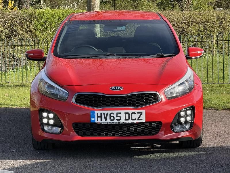 Used Kia Ceed 2015 Red Hatchback