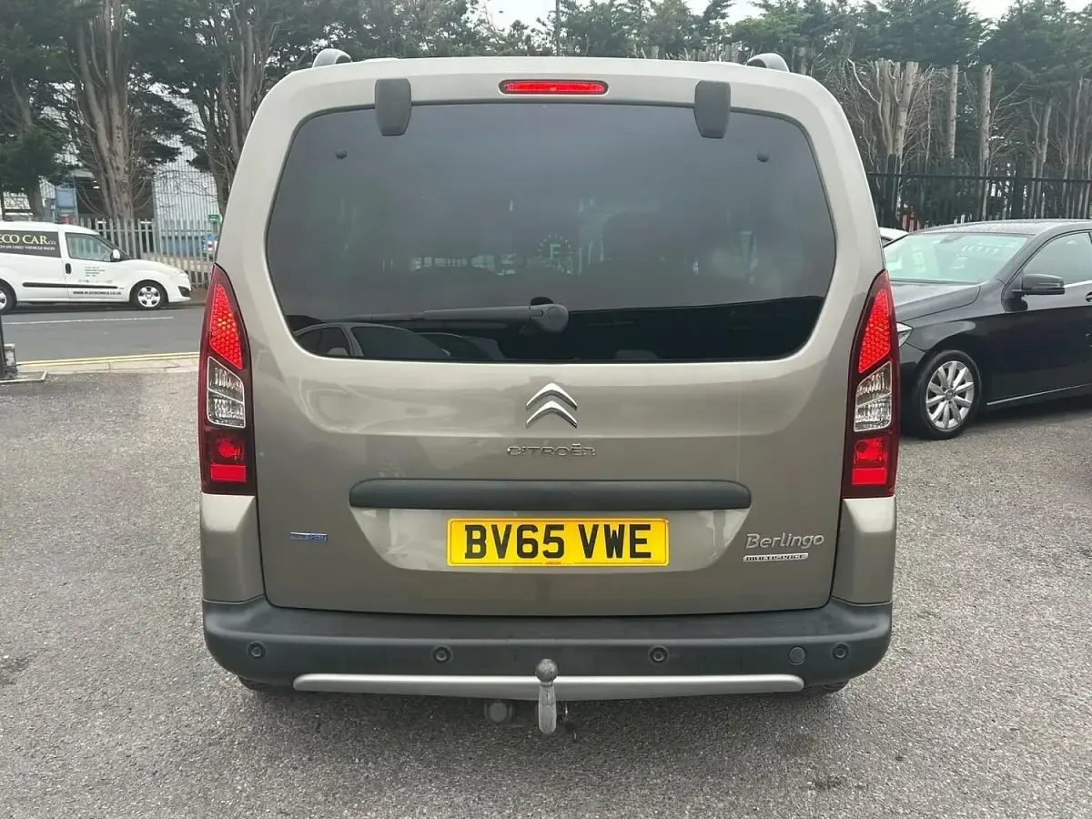 Used Citroën Berlingo XTR 120 HP (88 kW) 2015 Brown MPV