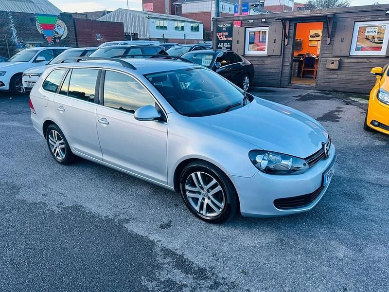 Used VW Golf VII SE 105 HP (77 kW) 2013 Silver Estate