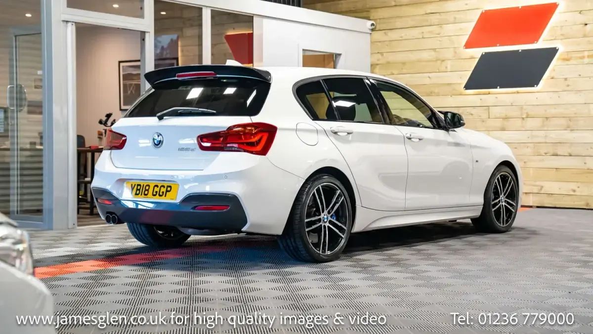 Used BMW 125 Efficient Dynamics 220 HP (161 kW) 2018 White Hatchback