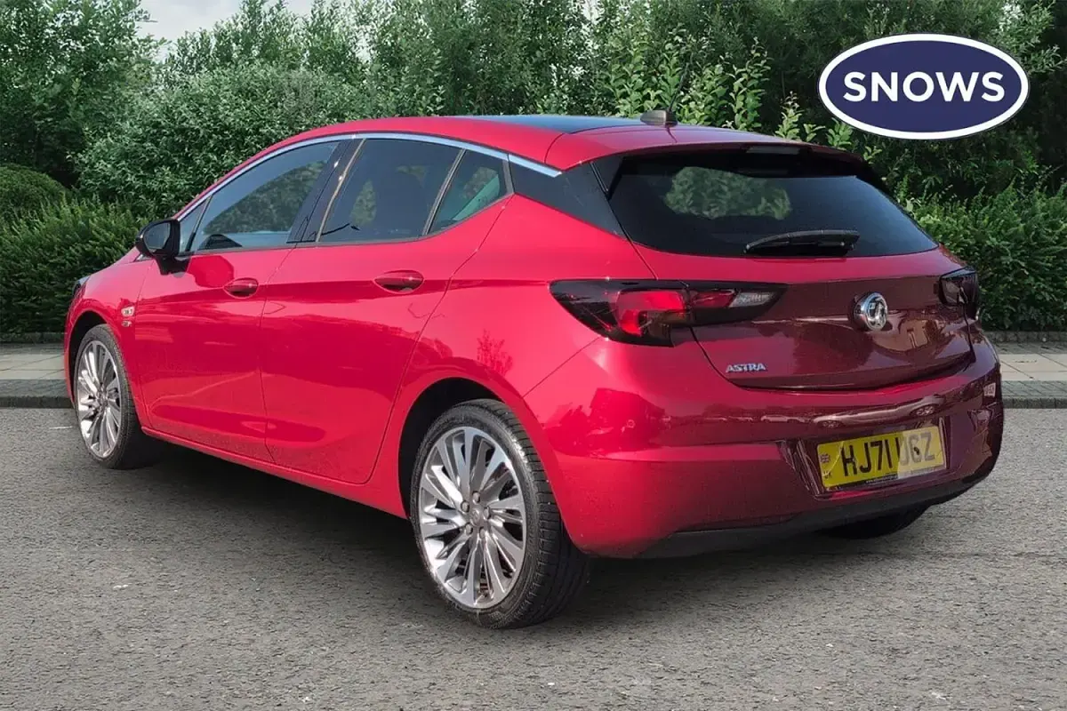 Used Vauxhall Astra Edition 145 HP (106 kW) 2021 Red
