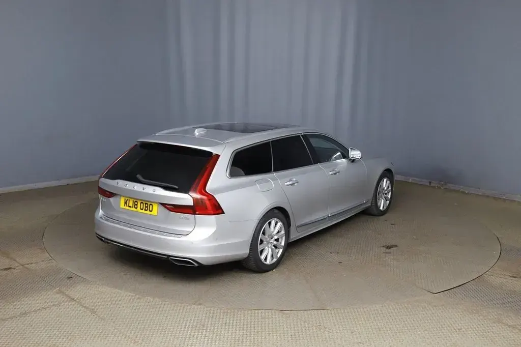 Used Volvo V90 Inscription 190 HP (139 kW) 2018 Silver Estate