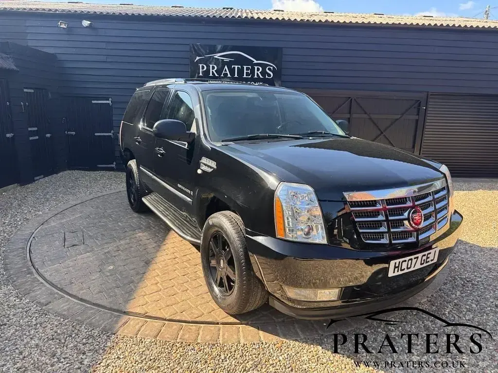 Used Cadillac Escalade 420 HP (308 kW) 2015 Black SUV
