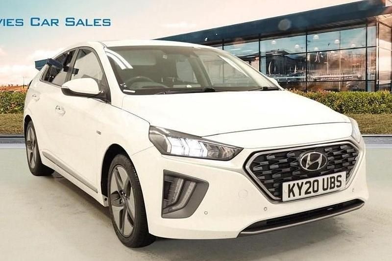 Used Hyundai Ioniq Premium SE 141 HP (103 kW) 2020 White Hatchback