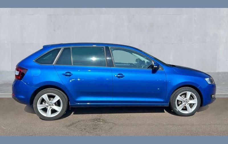Used Skoda 110 R SE 108 HP (79 kW) 2017 Blue Estate