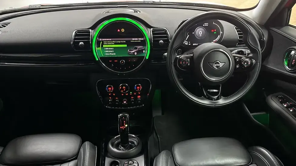 Used Mini Cooper S Clubman Exclusive 176 HP (129 kW) 2021 Red Estate
