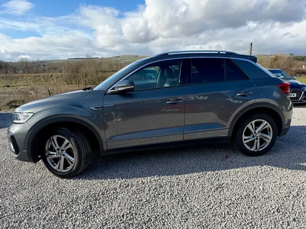 Używany VW T-Roc R-line 150 KM (110 kW) 2023 Szary SUV