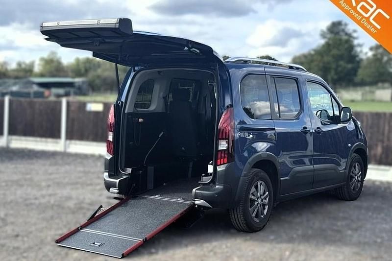 Used 2022 Peugeot Rifter Allure MPV | £15,990 (Fair price) - Image 1/1