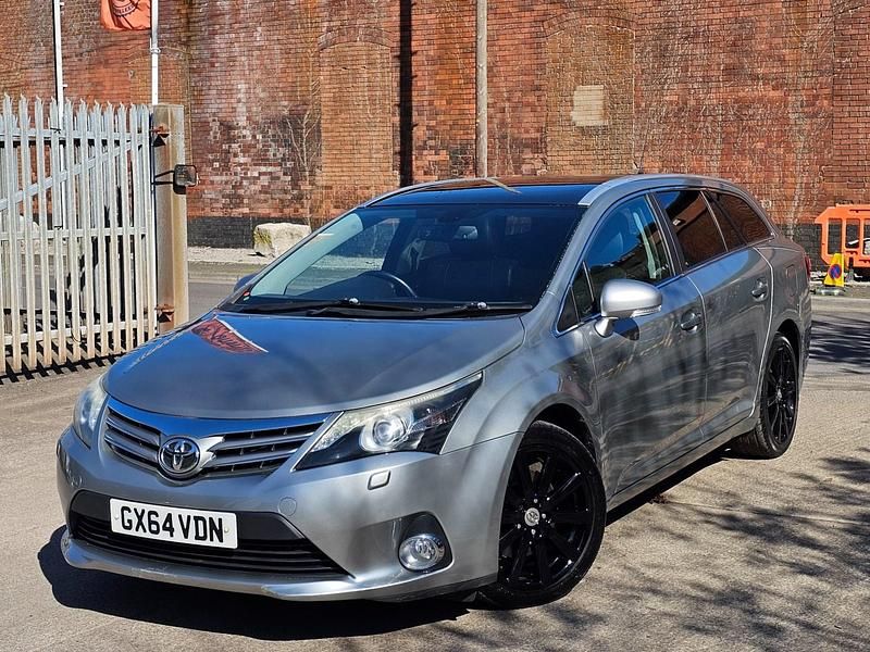 Used Toyota Avensis 150 HP (110 kW) 2014 Grey Estate