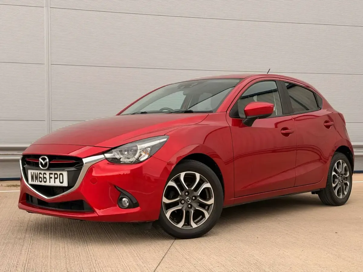 Usado Mazda 2 Inclusive 2016 Vermelho Citadino