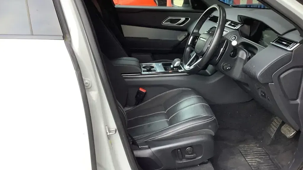 Second-hand Land Rover Range Rover Velar SE Dynamic 204 CP (150 kW) 2022 Alb SUV