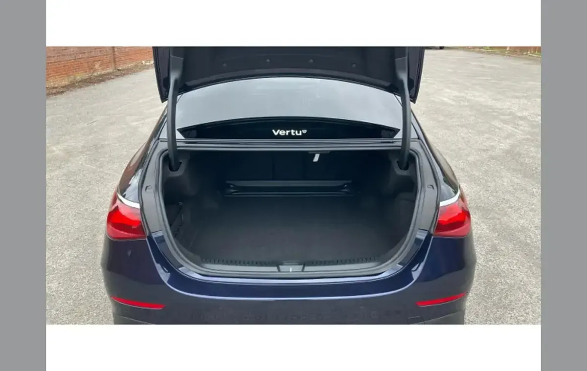 Used Mercedes E200 AMG Line Premium 204 HP (150 kW) 2025 Blue Sedan
