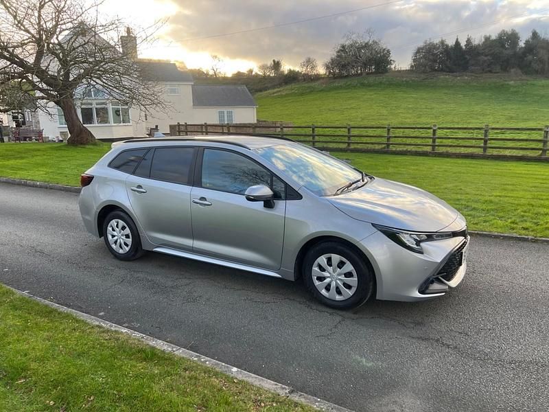 Used Toyota Corolla 140 HP (102 kW) 2024 Silver