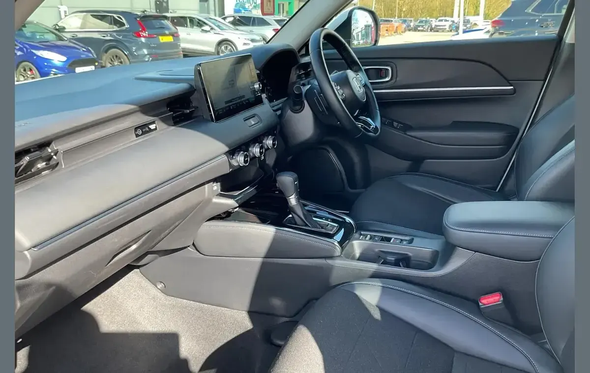 Używany Honda HR-V Advance 131 KM (96 kW) 2025 Biały SUV