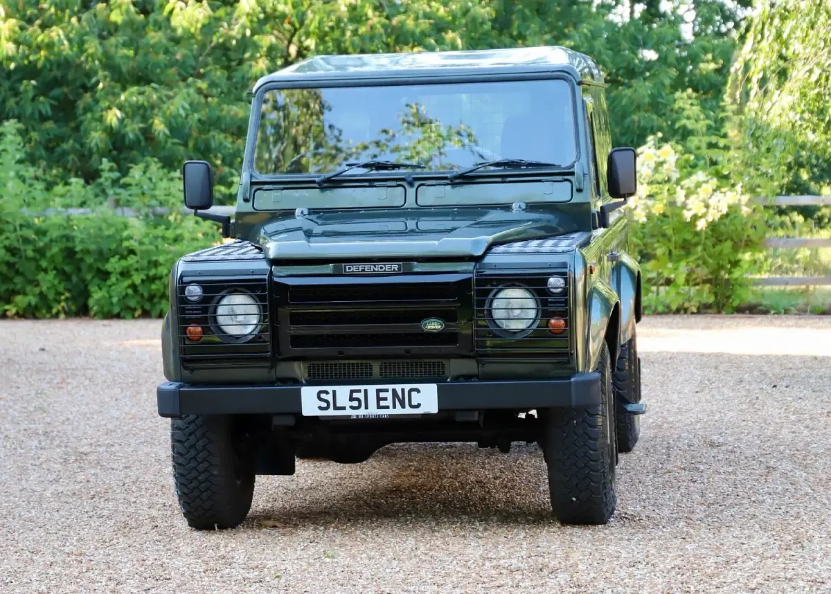 Used Land Rover Defender 90 HP (66 kW) 2001 Green