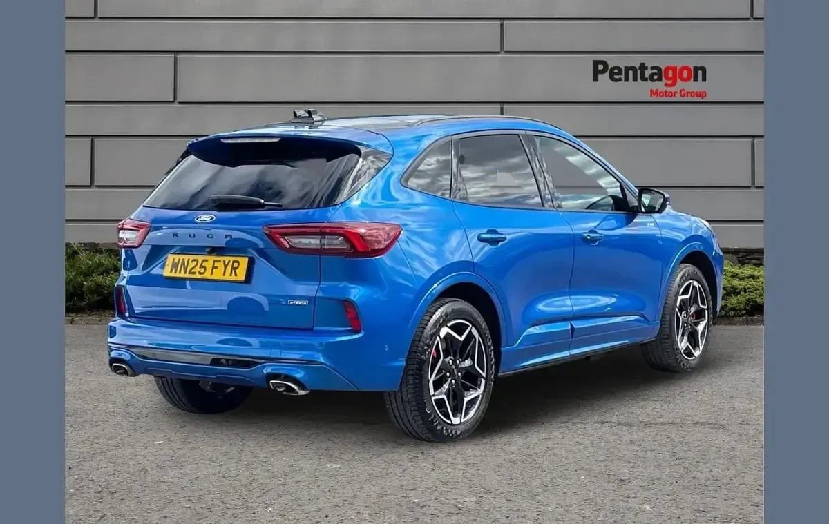 Second-hand Ford Kuga ST-Line X 239 CP (175 kW) 2025 Albastru SUV