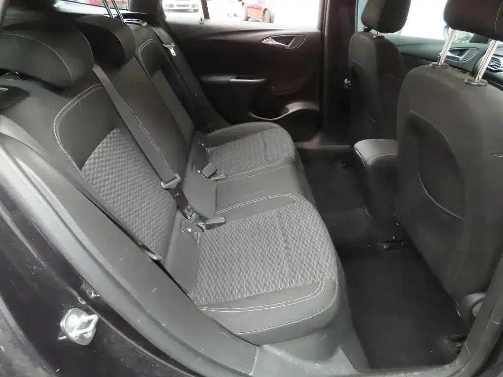 Used Vauxhall Astra SRi 2016 Black Estate