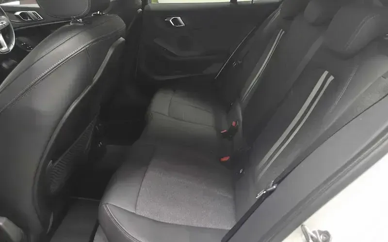 Used BMW 118 Sport Line 136 HP (100 kW) 2022 White Hatchback