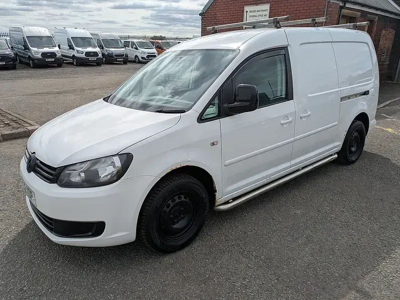 Used VW Caddy Maxi 102 HP (75 kW) 2012 White MPV