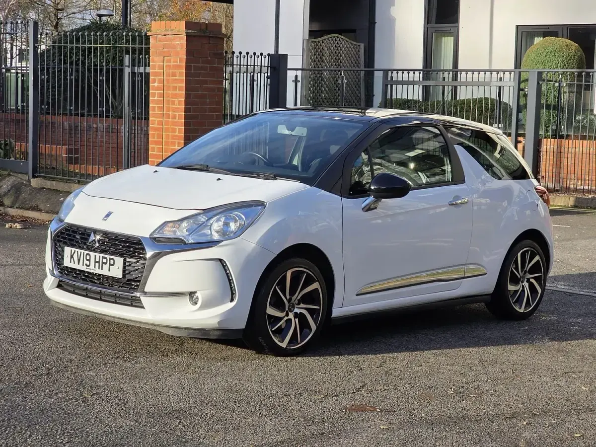 Used DS Automobiles DS3 Connected Chic 2019 White Hatchback