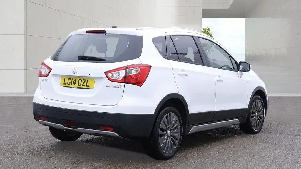 Used Suzuki SX4 S-Cross SZ4 120 HP (88 kW) 2014 White Hatchback