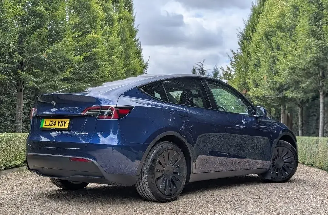 Used Tesla Model Y Long Range AWD 378 kW (514 HP) 2024 Blue SUV