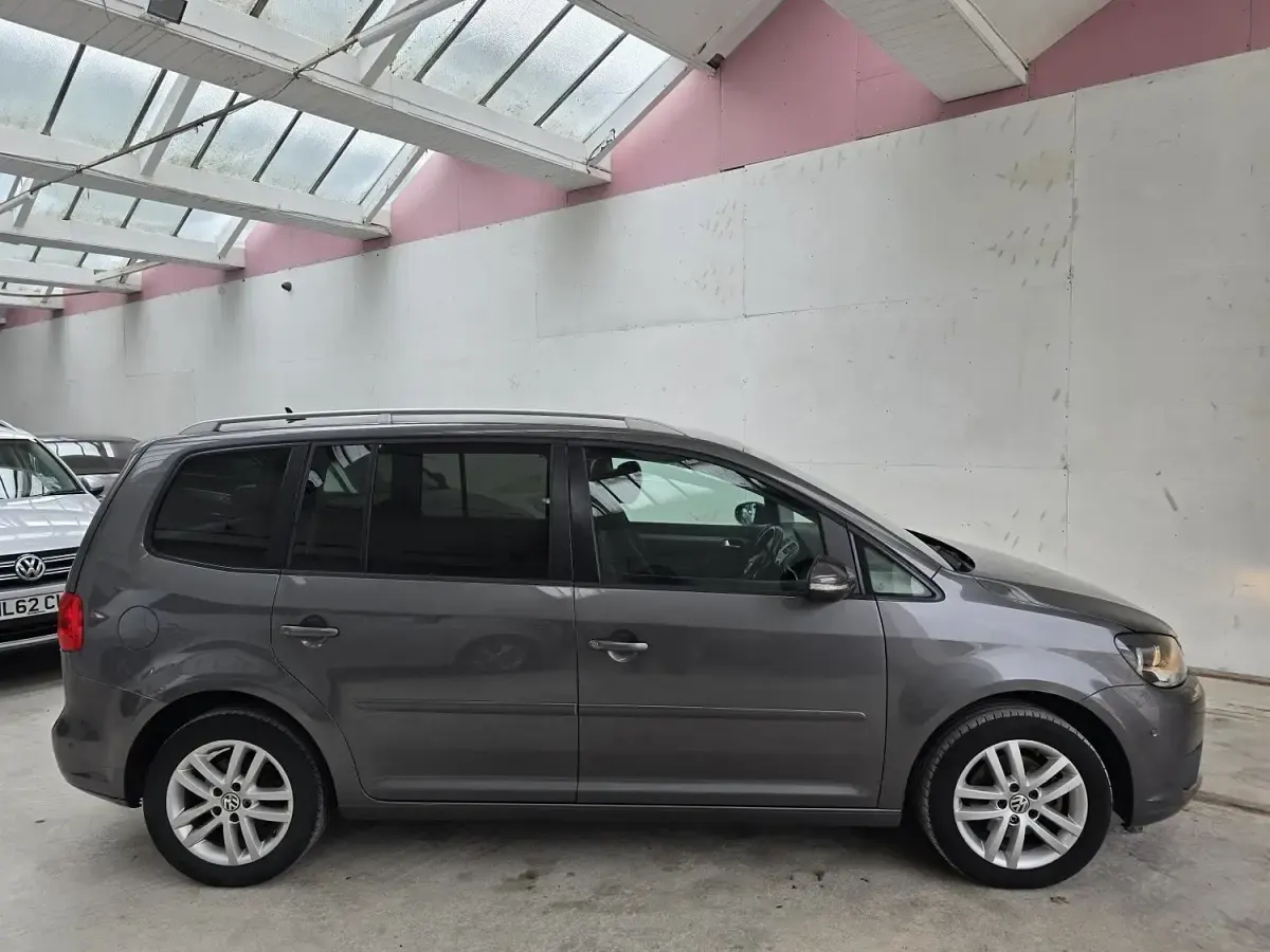 Used VW Touran SE 105 HP (77 kW) 2014 Grey MPV