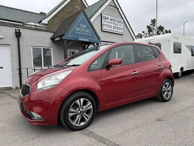 Used Kia Venga 123 HP (90 kW) 2016 Red Hatchback