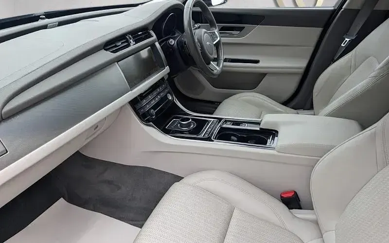 Used Jaguar XF Prestige 250 HP (183 kW) 2019 Black Sedan