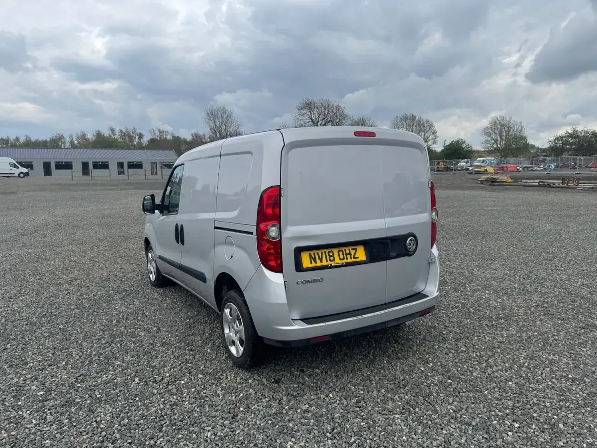 Used Vauxhall Combo Sportive 95 HP (69 kW) 2018 Silver MPV