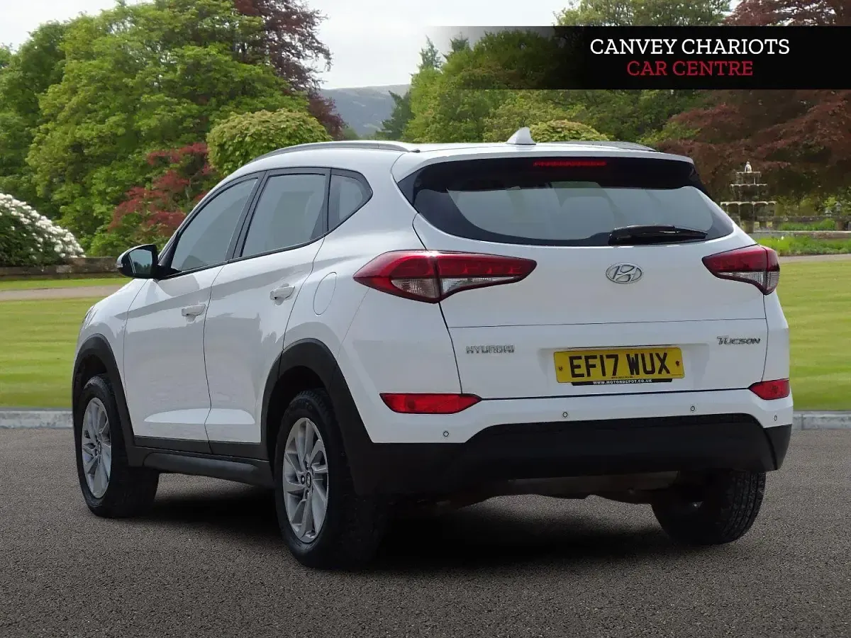 Used Hyundai Tucson SE 177 HP (130 kW) 2017 White SUV