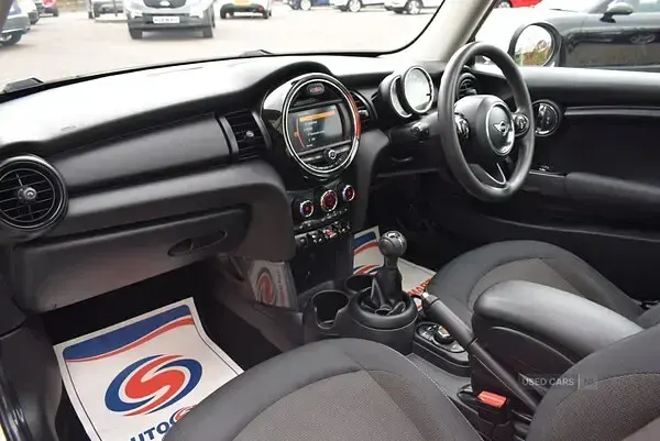 Used Mini ONE Classic 2019 White Hatchback