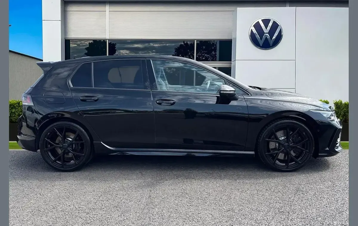 Used VW Golf VIII R 333 HP (244 kW) 2025 Black Hatchback