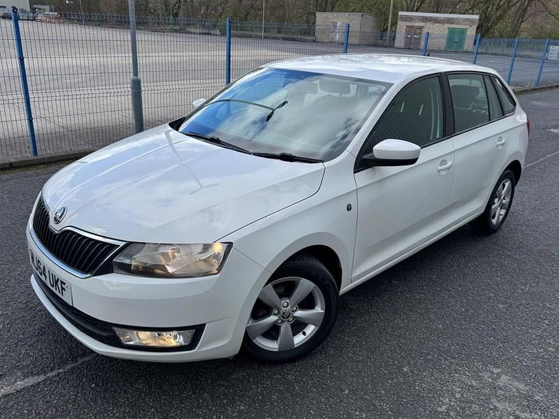 Used Skoda Rapid SE 105 HP (77 kW) 2014 White Hatchback
