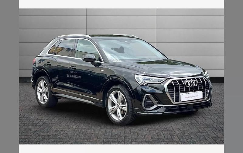 Black Used 2022 Hyundai i10 Premium Hatchback | £26,395 - Image 1/4
